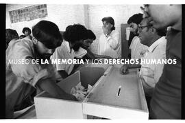 Vote Counting in Chile's 89 election, Santiago