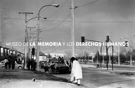 TANQUETA DE CARABINEROS, protesta nacional, Avenida Grecia, Santiago.