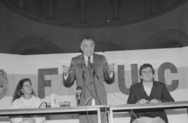 Patricio Aylwin junto a dirigentes de la FEUC