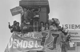 Protesta en el Monumento de Manuel Baquedano