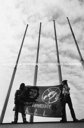 LOS JÓVENES SOCIALISTAS Y EL CHE GUEVARA, concentración para decir NO a la continuidad de Pinoche...