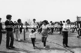 POBLACIÓN de Santiago, 1 de mayo 1983.