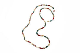 Collar con cuentas de papel