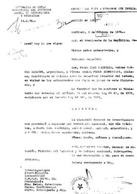 Decreto N° 126. Expulsión del país de Pedro Cano Paciglia, Walter García Alcocer y Fátima Armida ...