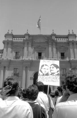 Manifestación frente a La Moneda