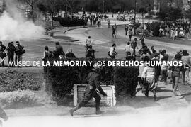 LA PERSECUCIÓN; manifestación en Plaza Italia, Santiago.