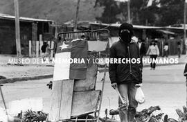 CAMBIO DE TURNO en la vigilancia y defensa de la población, protesta nacional, Santiago.