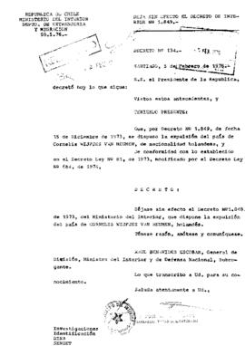 Decreto N° 134. Deja sin efecto el Decreto de Interior N°1.849 que ordenaba la expulsión del país...