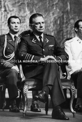 GENERAL MATTHEI, FUERZA AEREA, miembro de la Junta Militar, aniversario de la Constitución, Edifi...