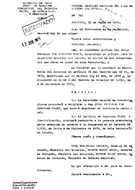 Decreto N°752 Dispone abandono obligado de Jorge Fernando Van Schouwen Vasey.