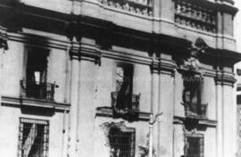 La Moneda bombardeada