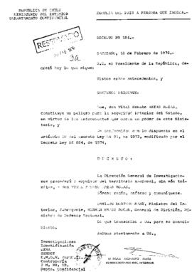 Decreto N° 184. Expulsa del país a Vital Renato Arias Rozas.