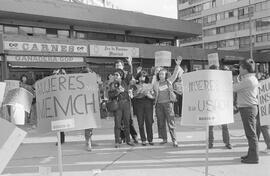 Mujeres protestando