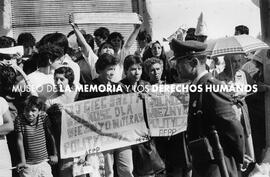 En Polaco, visita del Papa Juan Pablo II, Alameda Bernardo O'Higgins, Santiago, 1 de abril 1987.